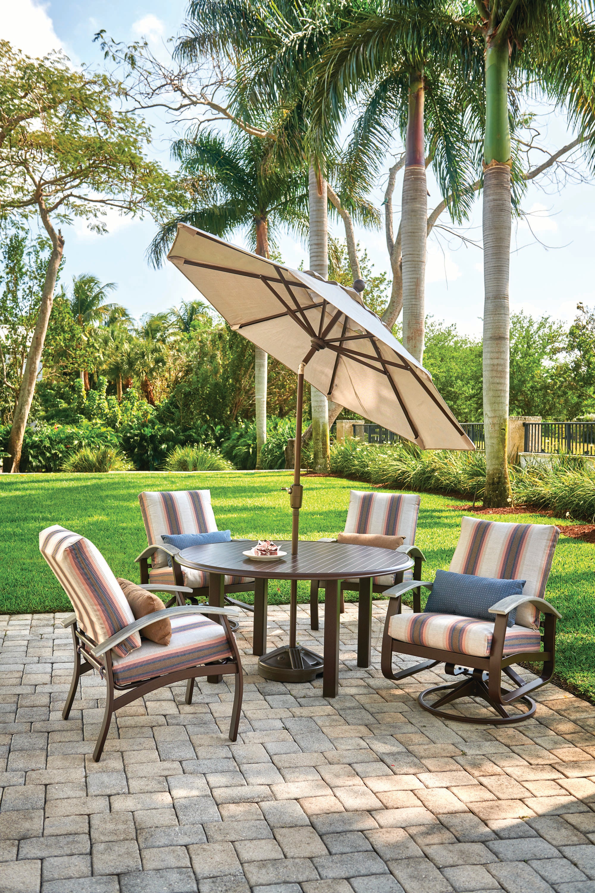 Belle Isle Swivel Rocker w/ Polymer Accents