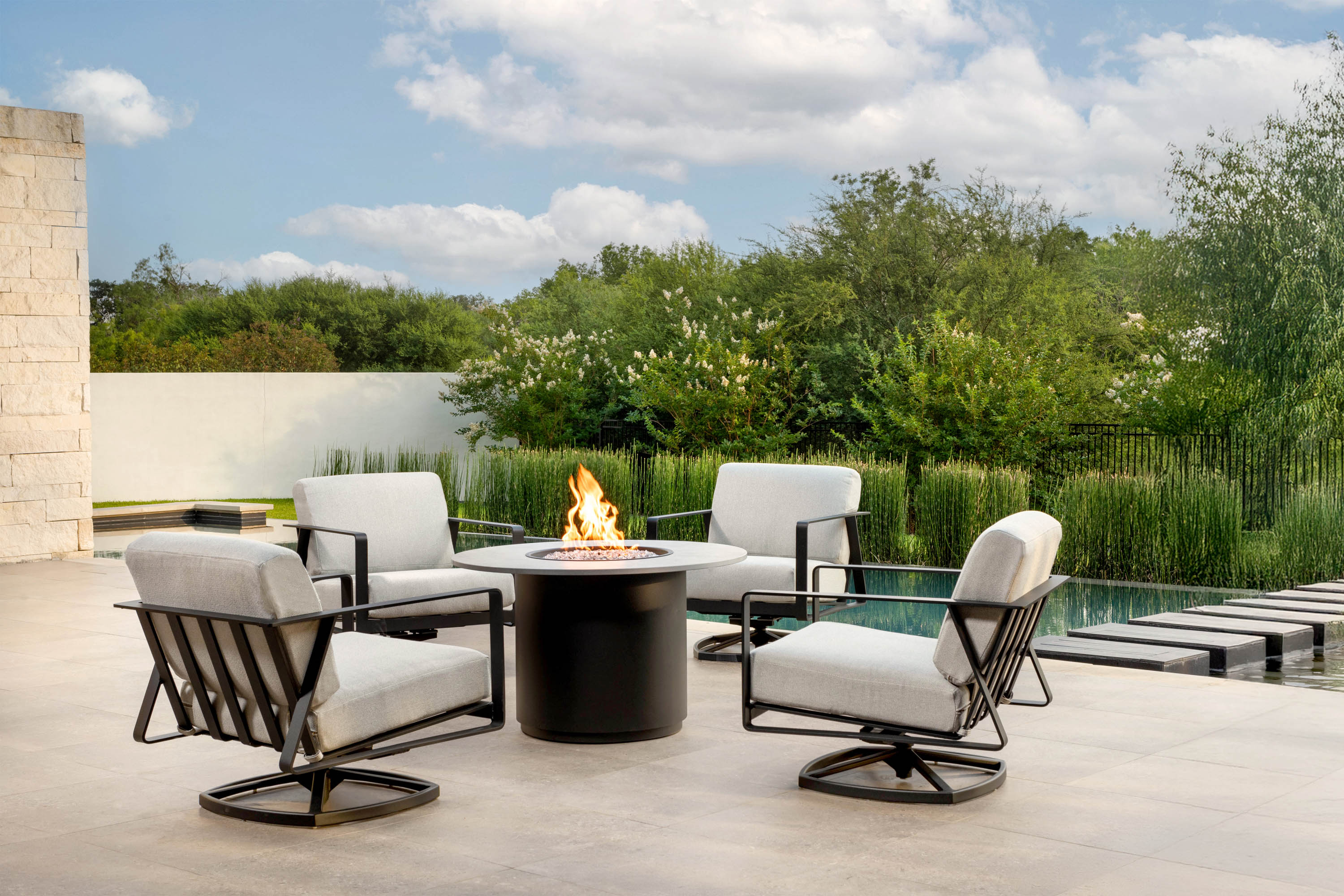 Horizon Swivel Rocker Lounge Chair