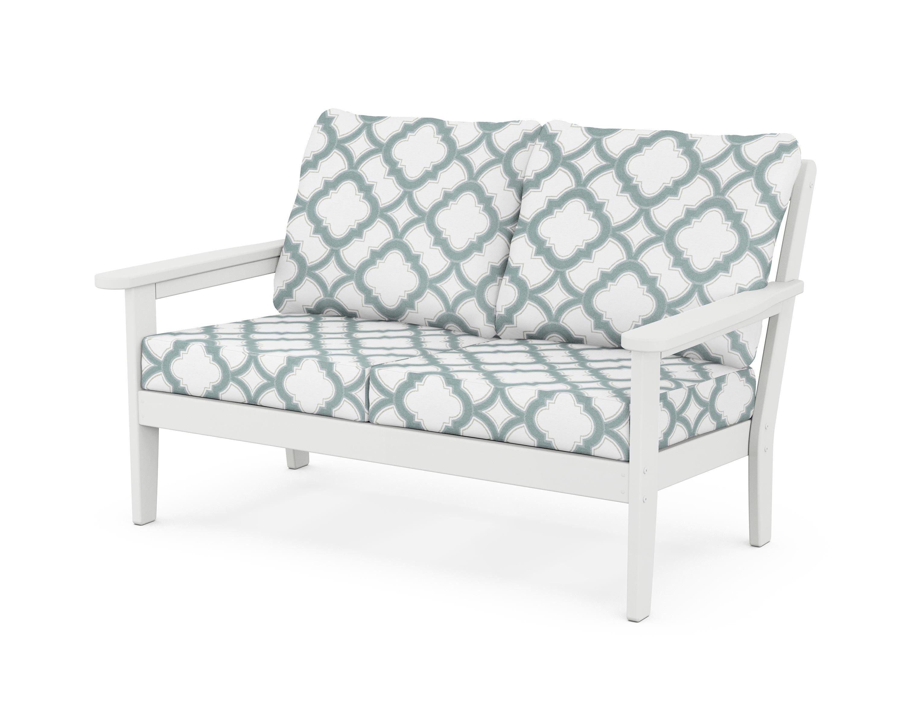 Country Living Cottage Deep Seating Loveseat in White / Trellis Glacier Spa