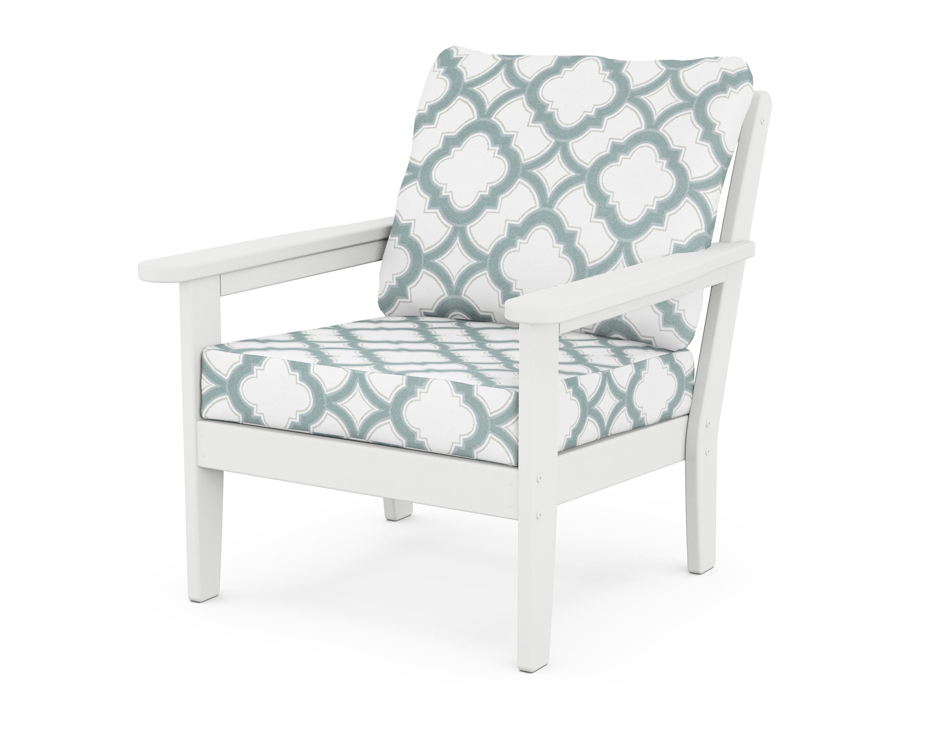 Country Living Cottage Deep Seating Chair in White / Trellis Glacier Spa