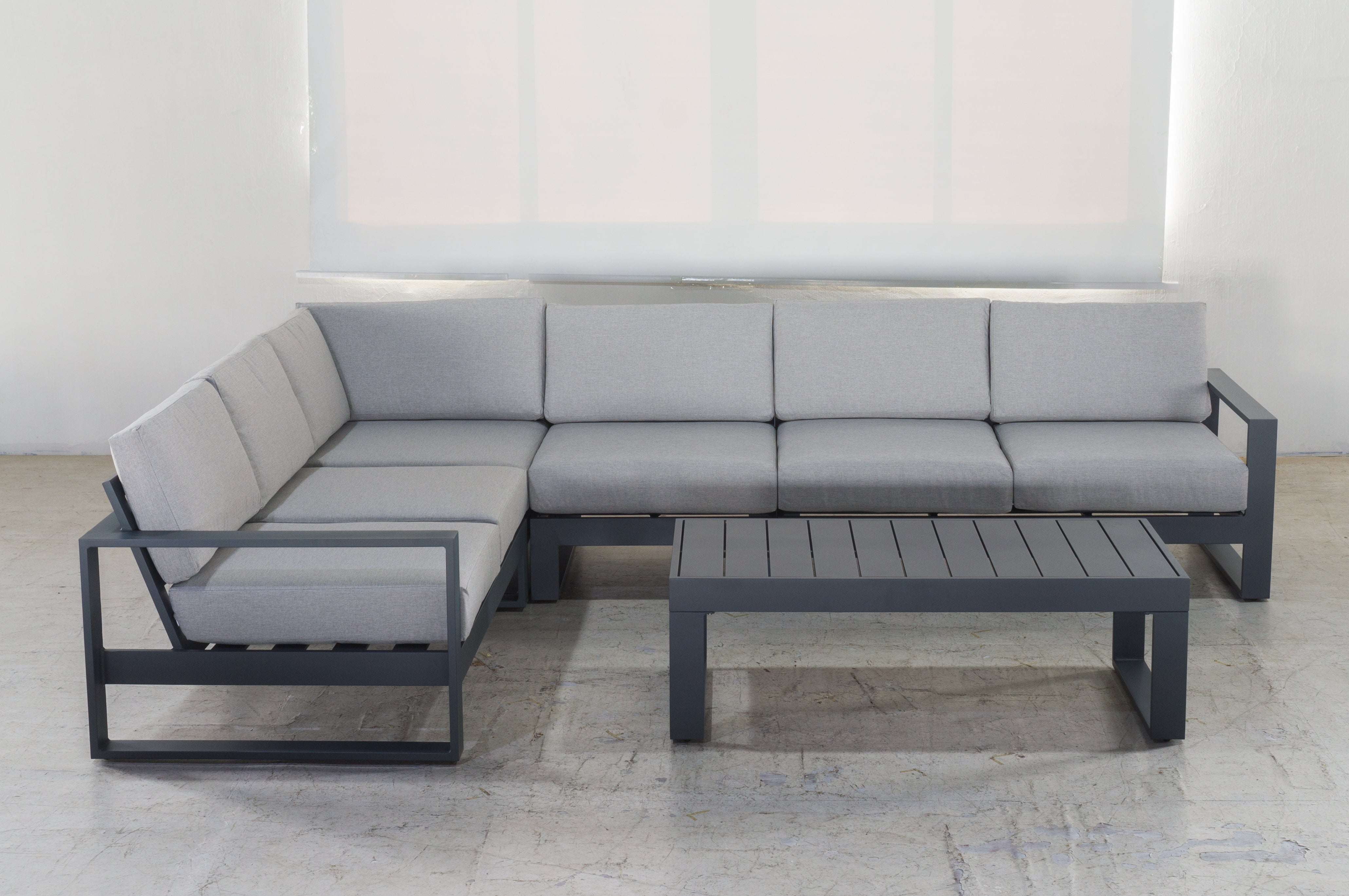 MOD Outdoor Sectional and Coffee Table