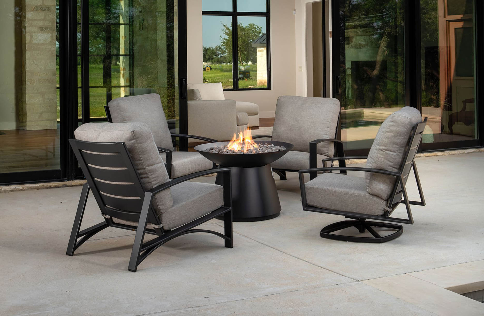 36″ Rd. Chat Height Basso Fire Pit