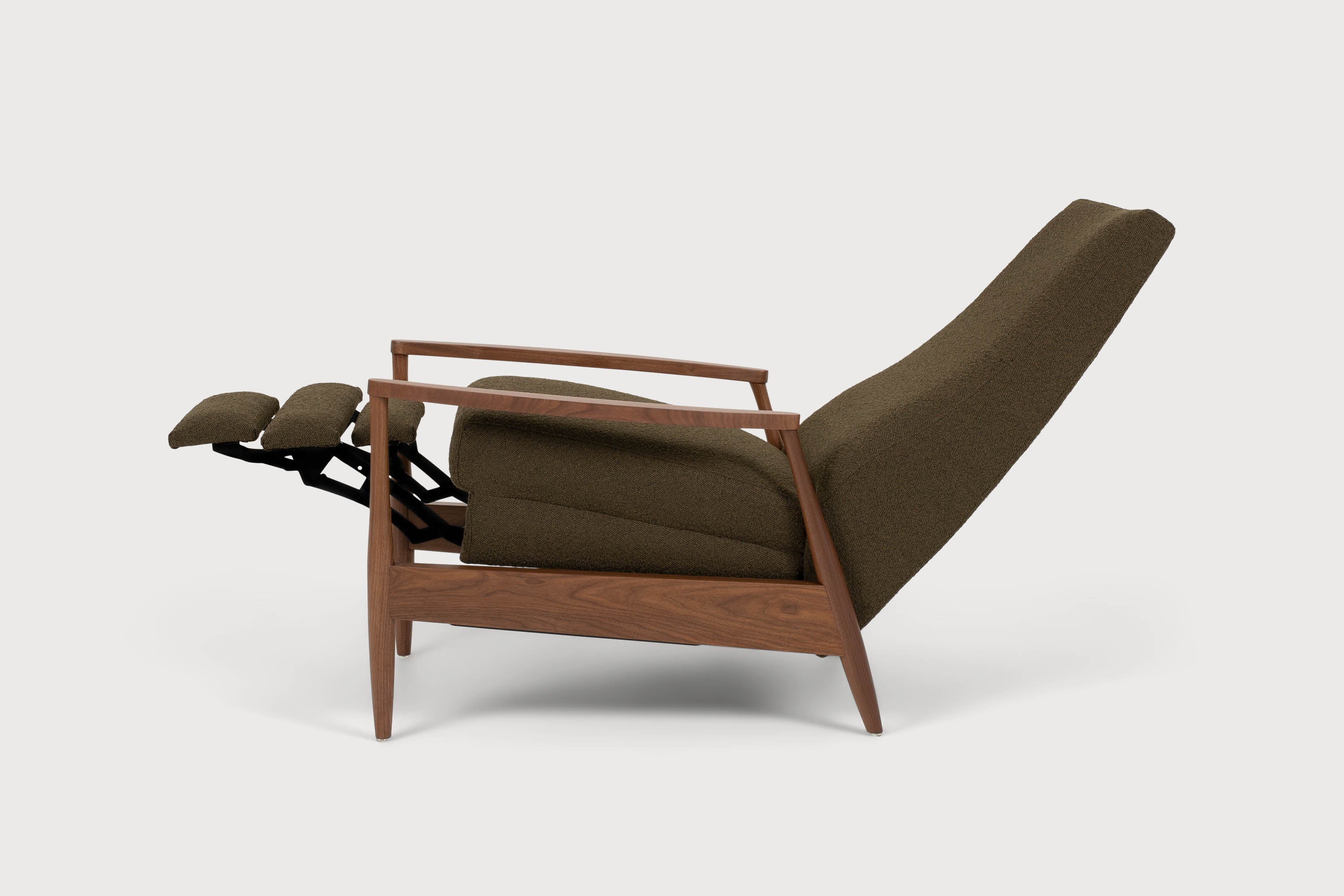 Aston Recliner