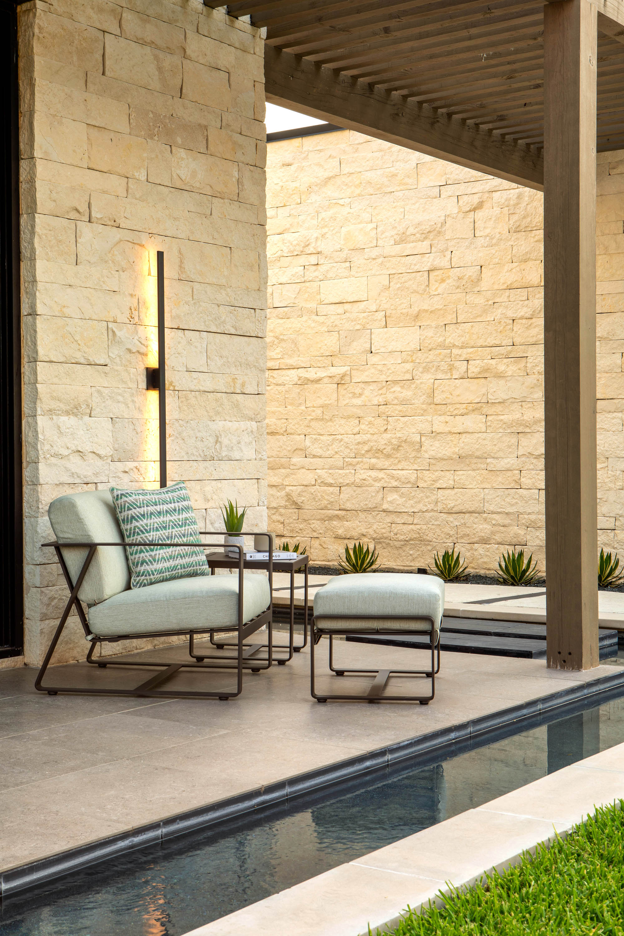 Horizon Lounge Chair