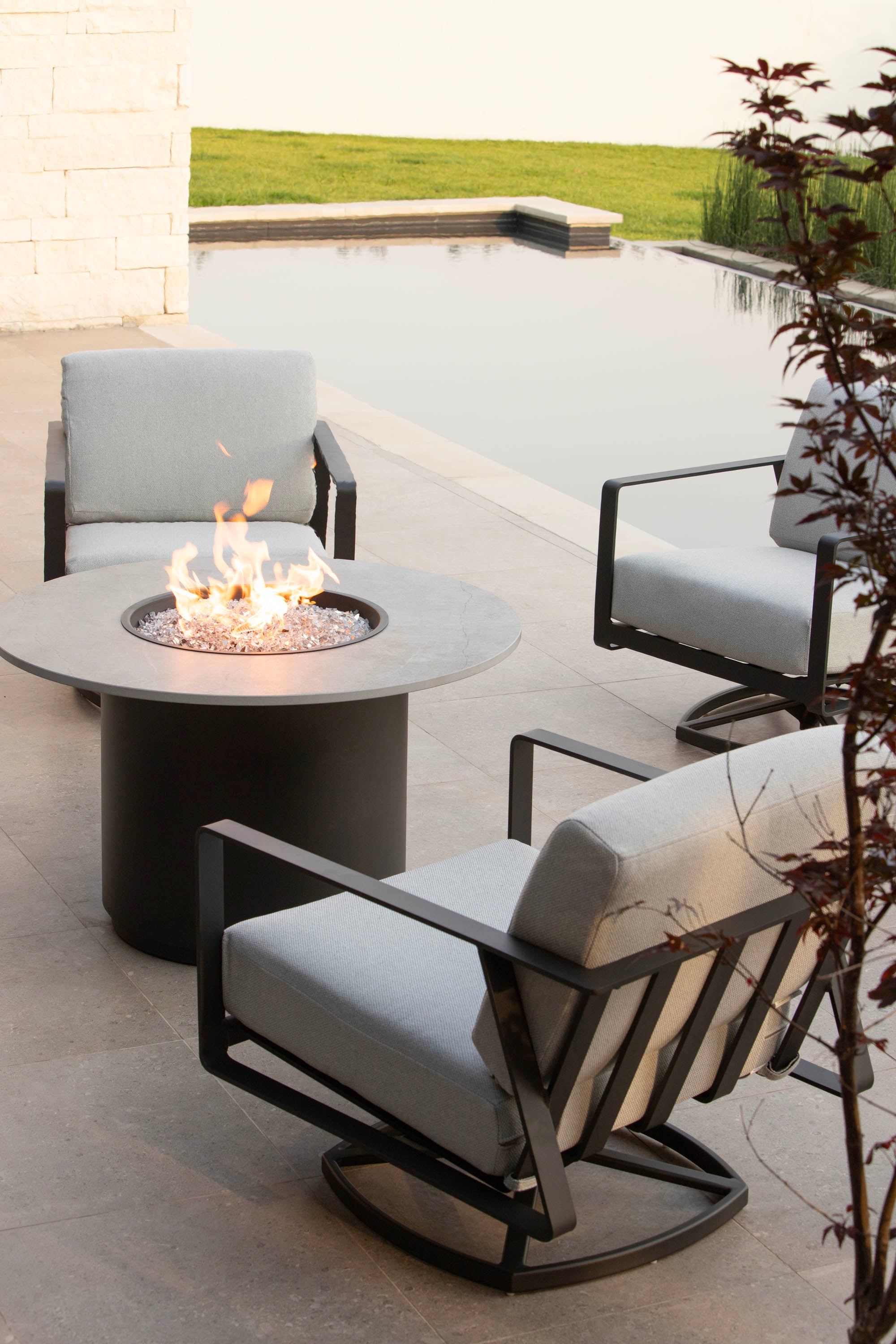 Horizon Swivel Rocker Lounge Chair