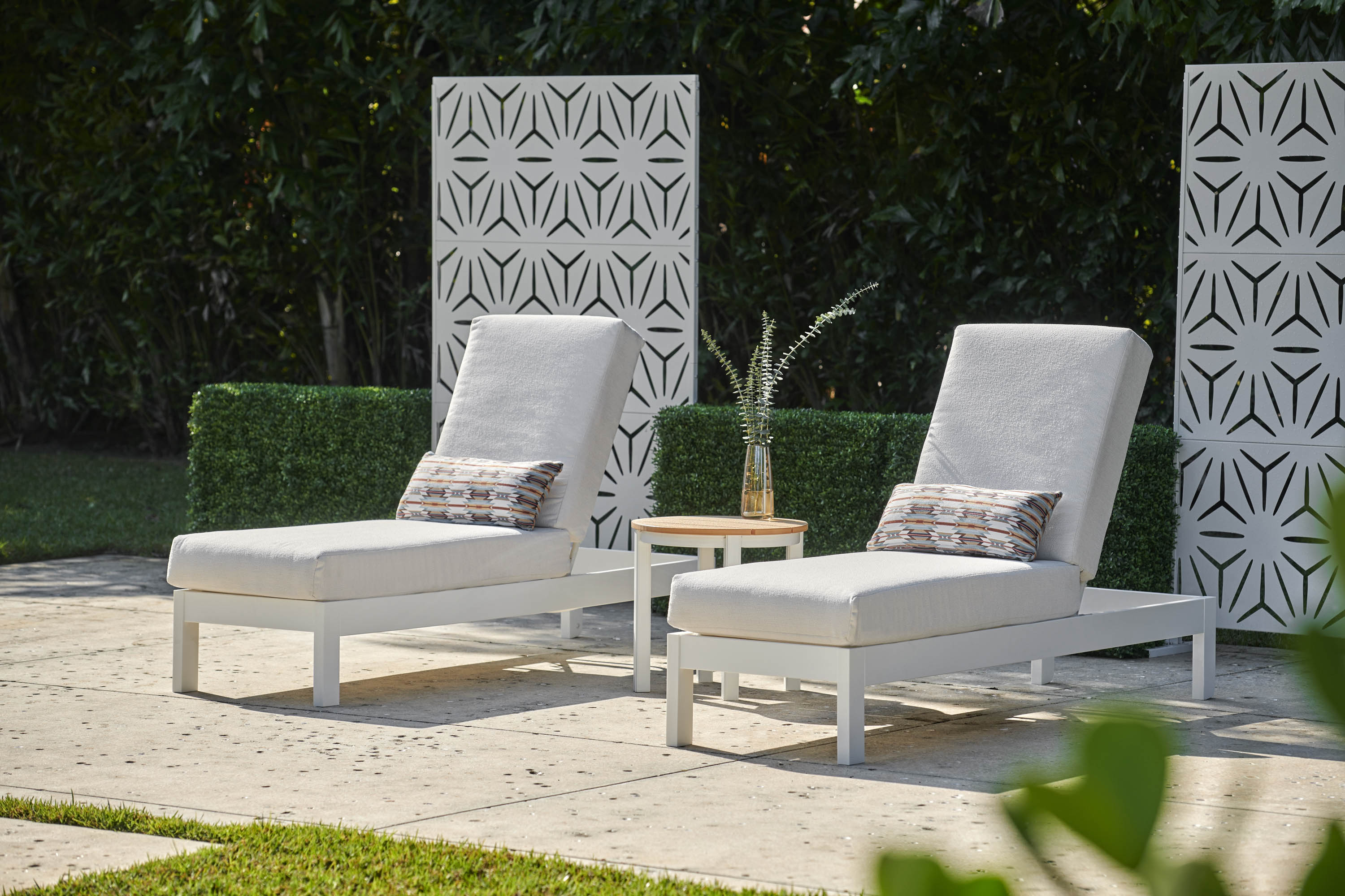 Leeward Three-Position Lay Flat Armless Chaise