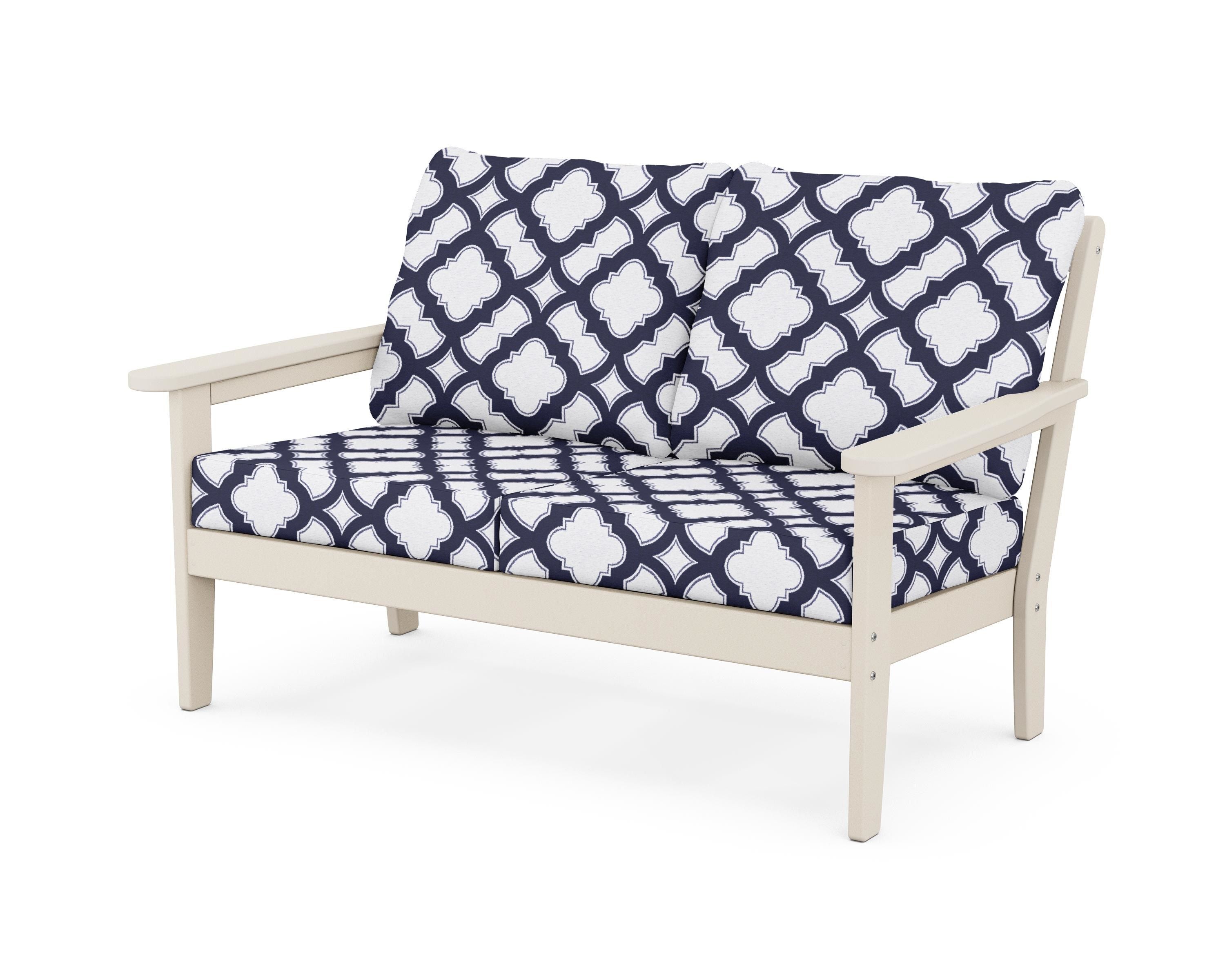 Country Living Cottage Deep Seating Loveseat in Sand / Trellis Navy