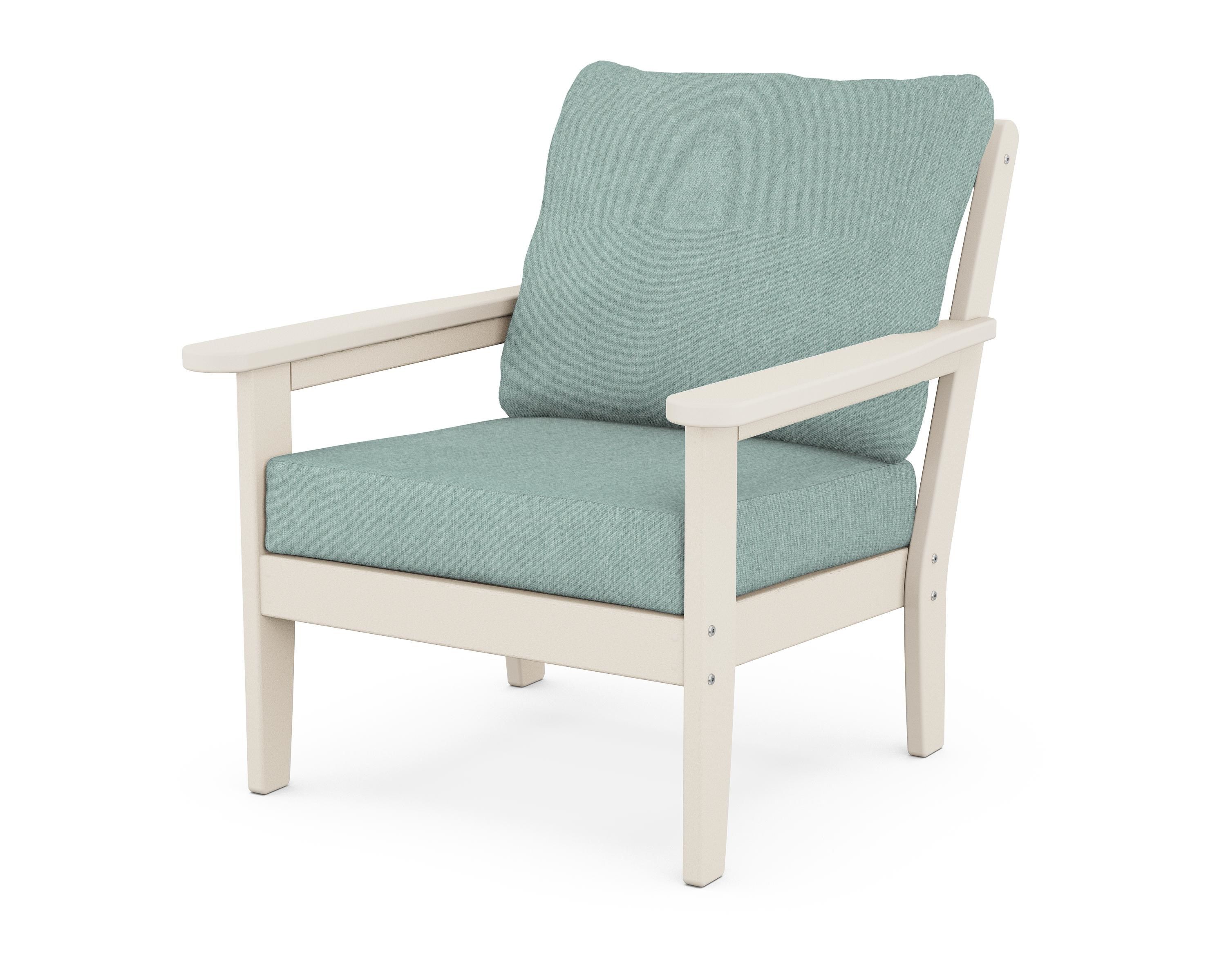 Country Living Cottage Deep Seating Chair in Sand / Glacier Spa