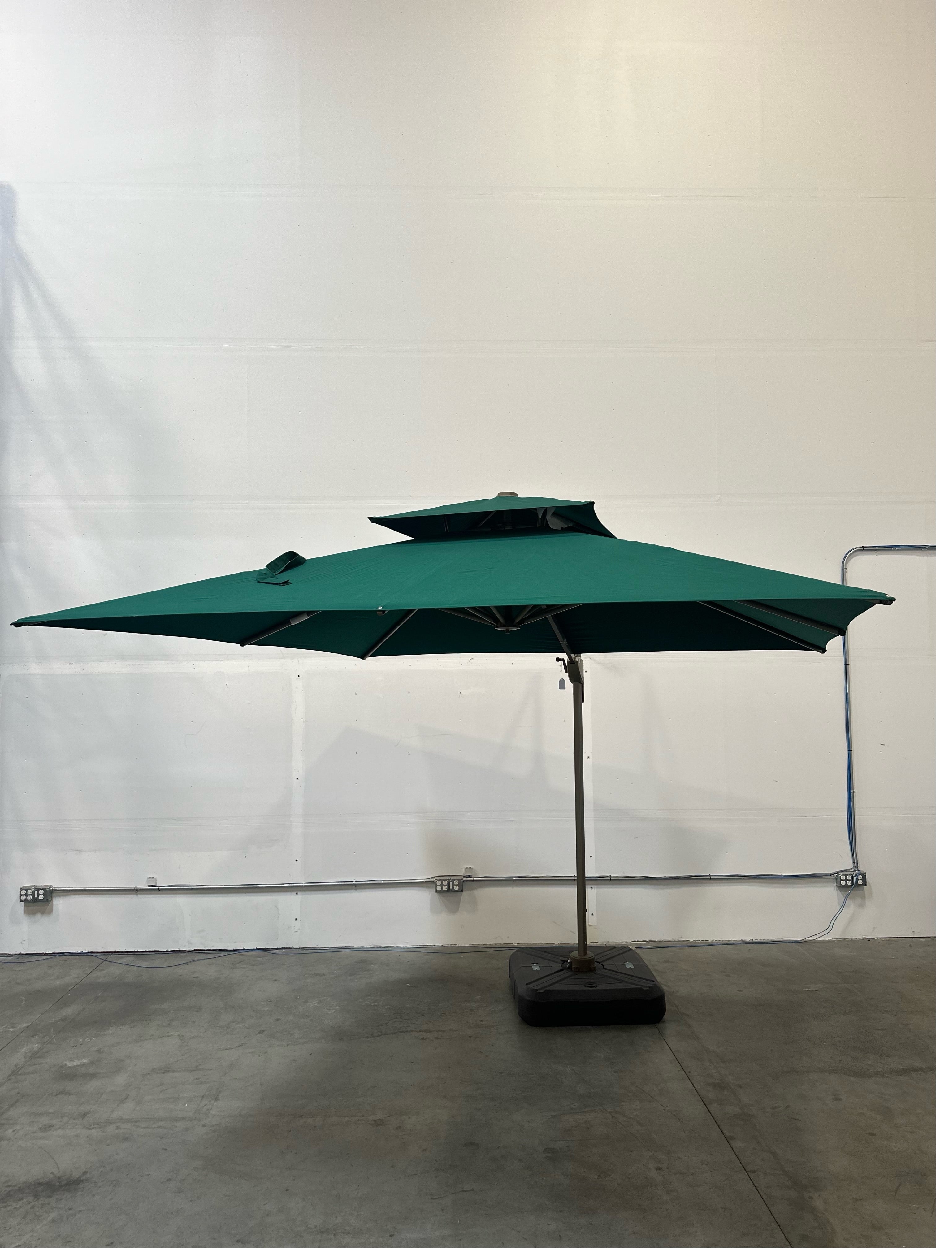 10' Cantilever Umbrella with Base