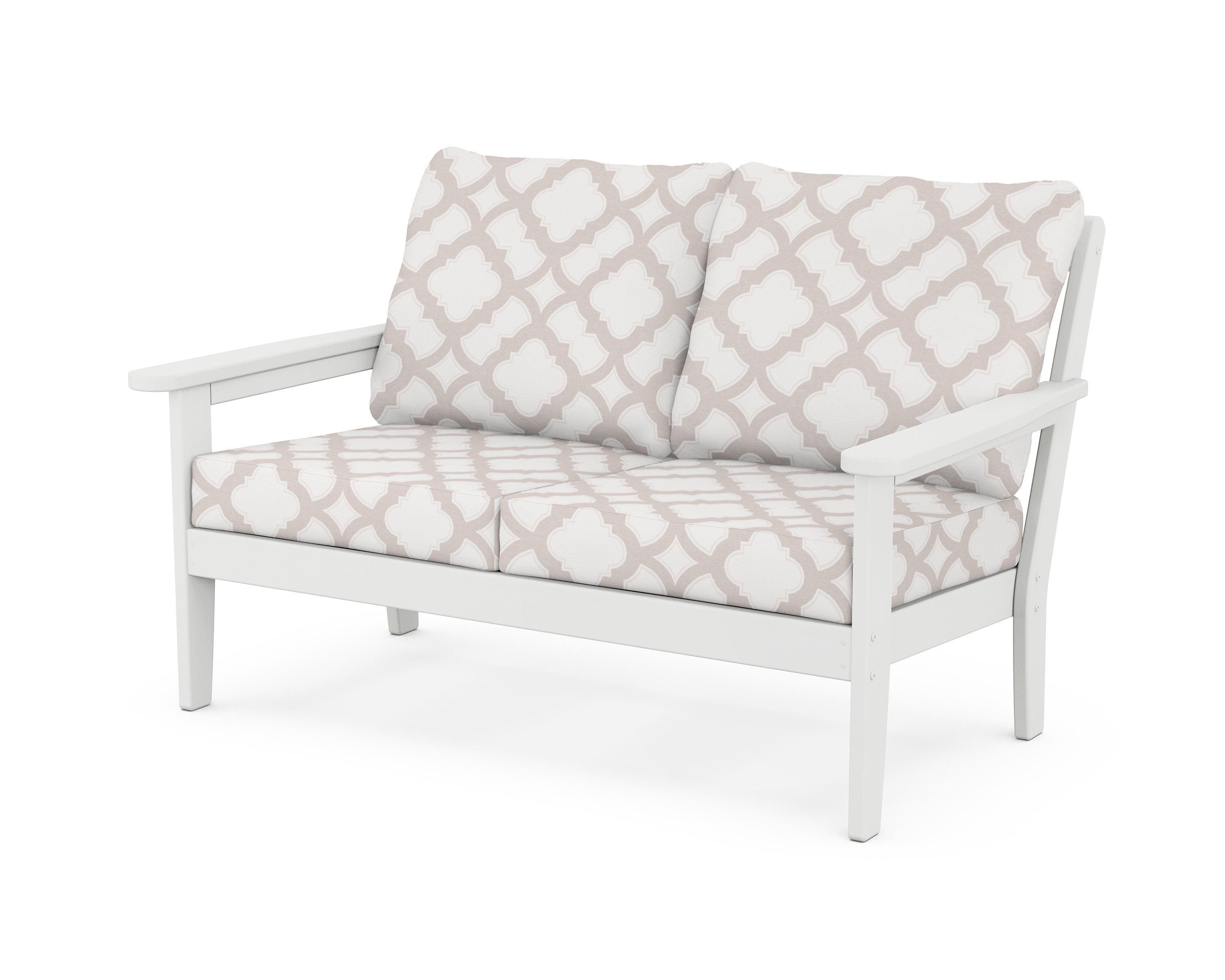 Country Living Cottage Deep Seating Loveseat in White / Trellis Dune Burlap
