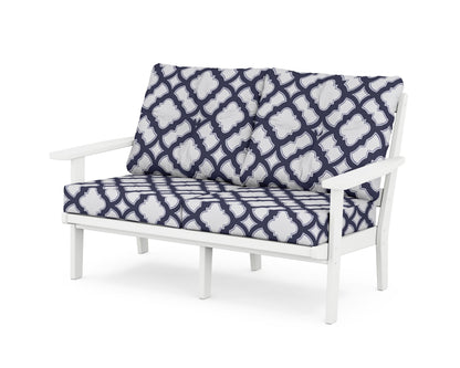 POLYWOOD® Prairie Deep Seating Loveseat in White / Trellis Navy
