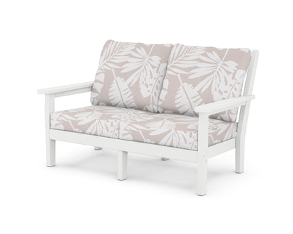 POLYWOOD® Chippendale Deep Seating Loveseat in White / Leaf Dune Burlap