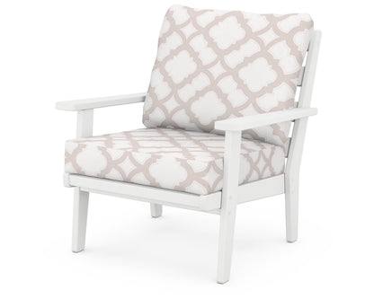 POLYWOOD® Grant Park Deep Seating Chair in White / Trellis Dune Burlap