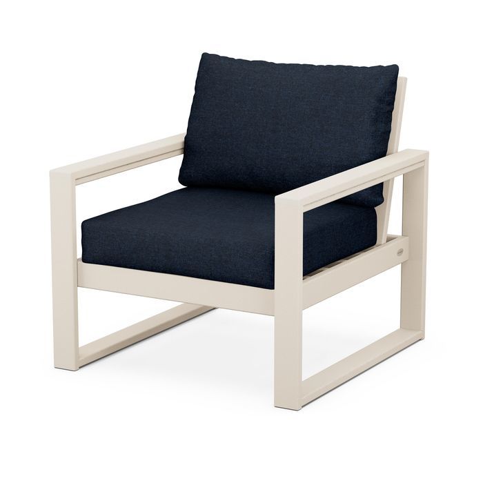 EDGE Club Chair